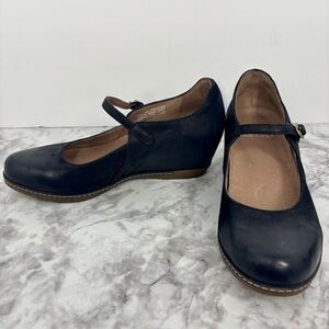 Dansko|Black Leather Mary Jane hidden wedge comfort footbed with Strap Sz 36